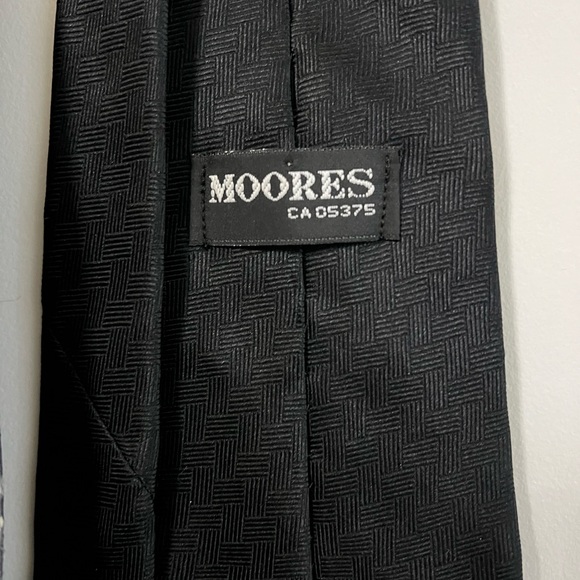 One tie is Moores and the other one Geoffrey Bean - Picture 4 of 4